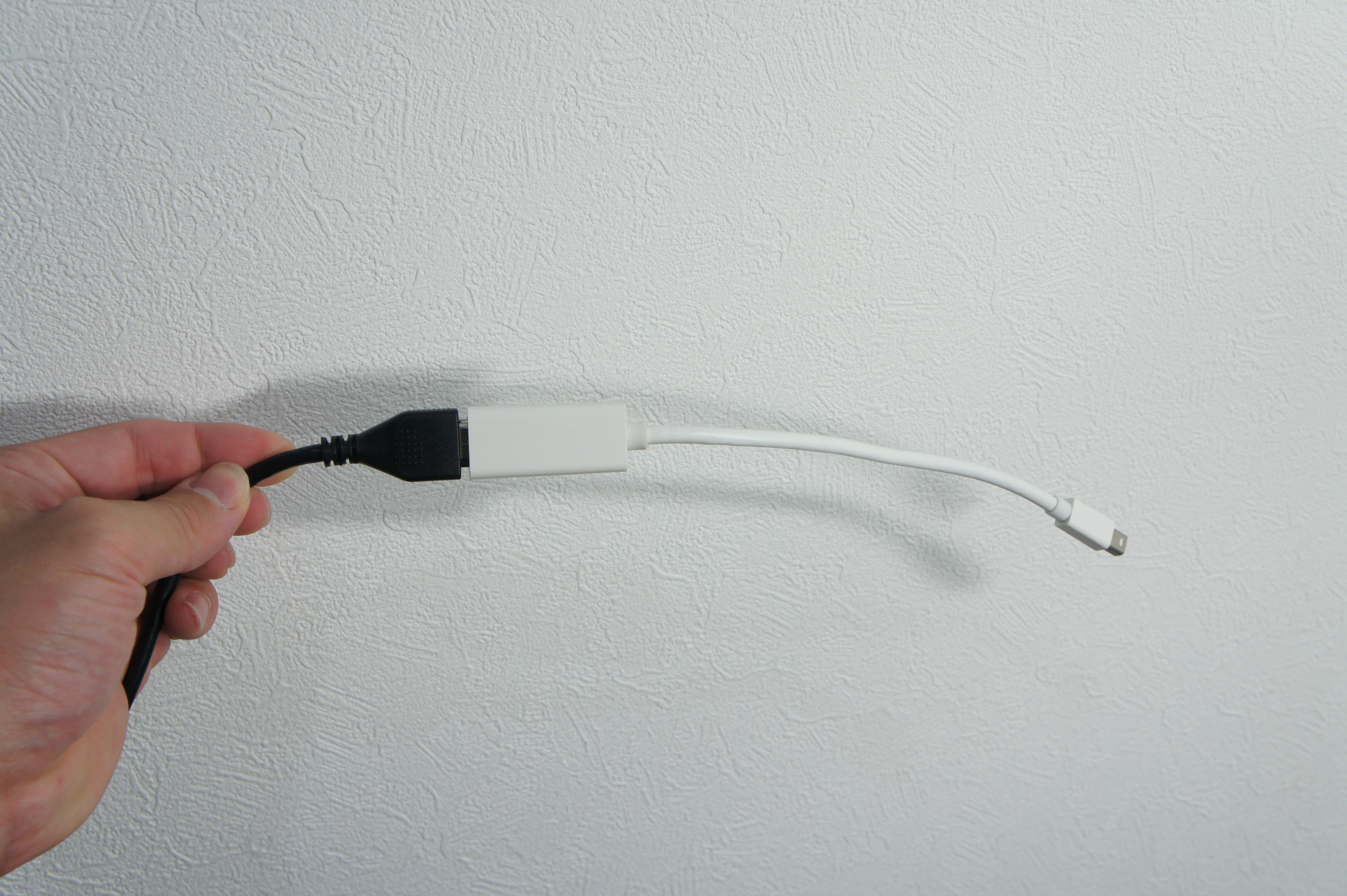 HDMI変換コネクタとケーブル接続